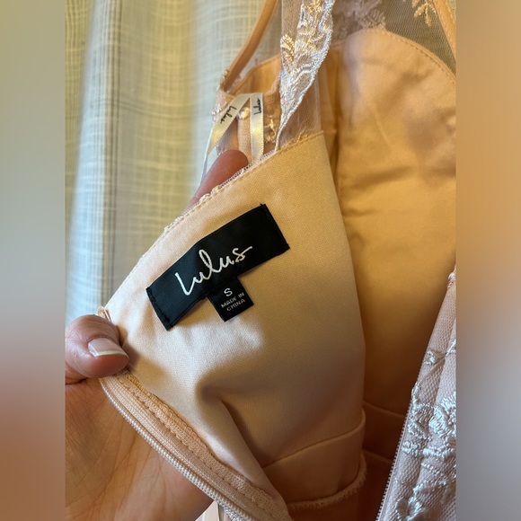 Petals and Pleats Blush Pink Lace Pleated Maxi Dress
Lulus Small Bridesmaid Prom - Picture 13 of 14